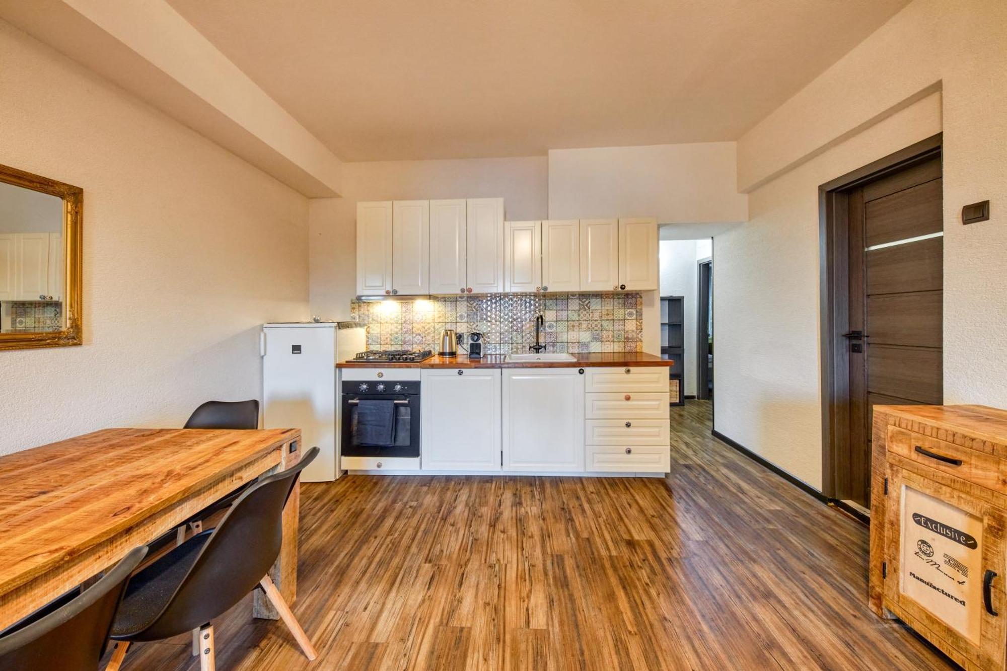 Mahalo Apartment Μπρατισλάβα Εξωτερικό φωτογραφία